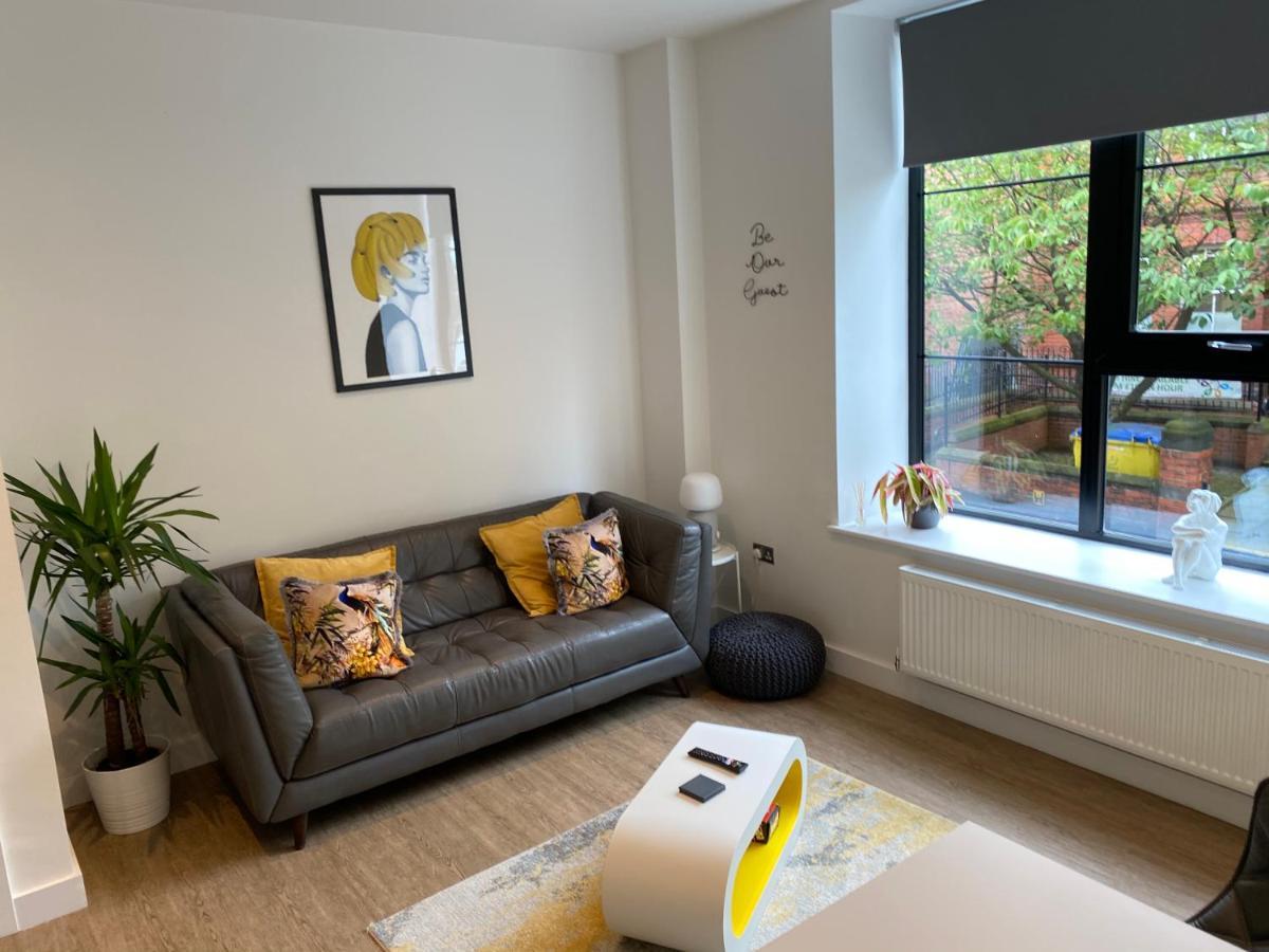 34 Cuppin Street - Luxury City Centre Apartment! Chester Exterior photo