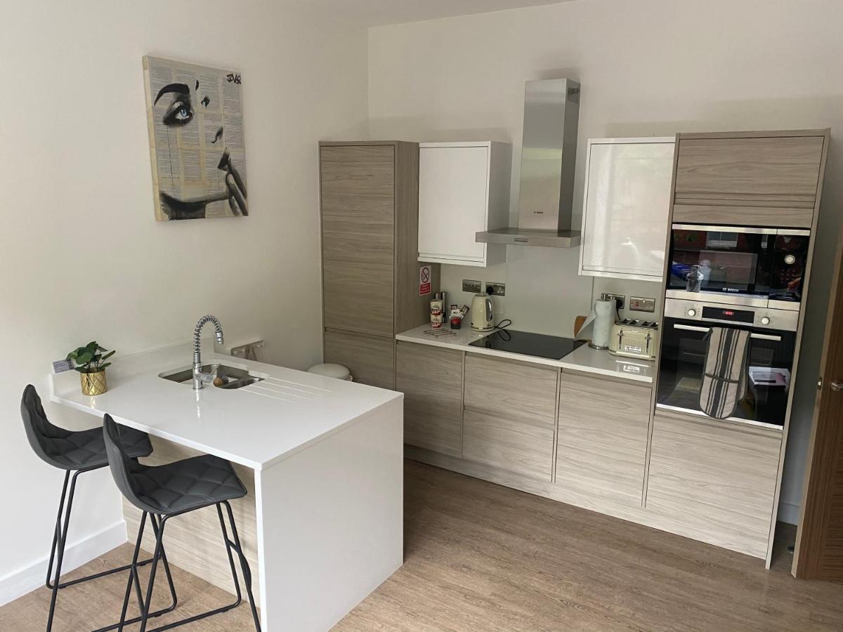 34 Cuppin Street - Luxury City Centre Apartment! Chester Exterior photo